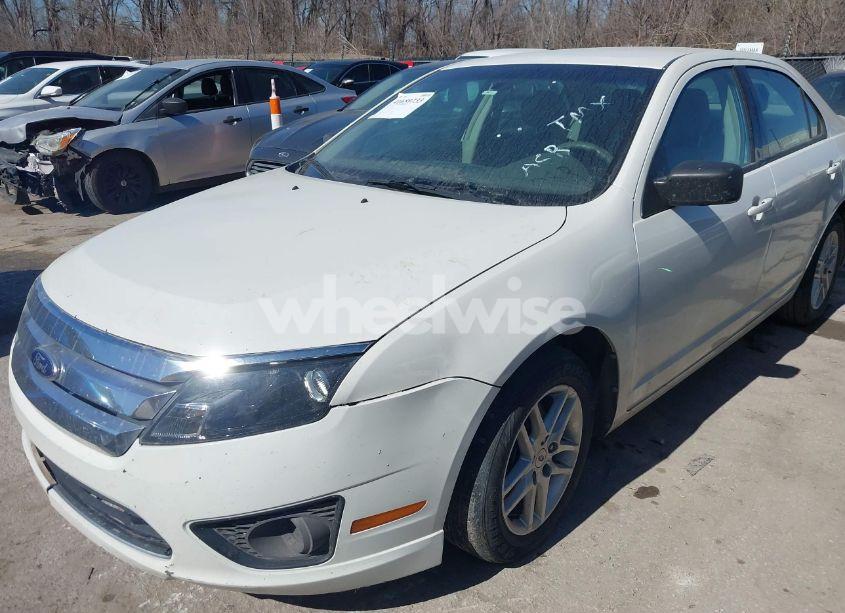 Photo 2 of 2012 Ford Fusion S (VIN 3FAHP0GA5CR356046)