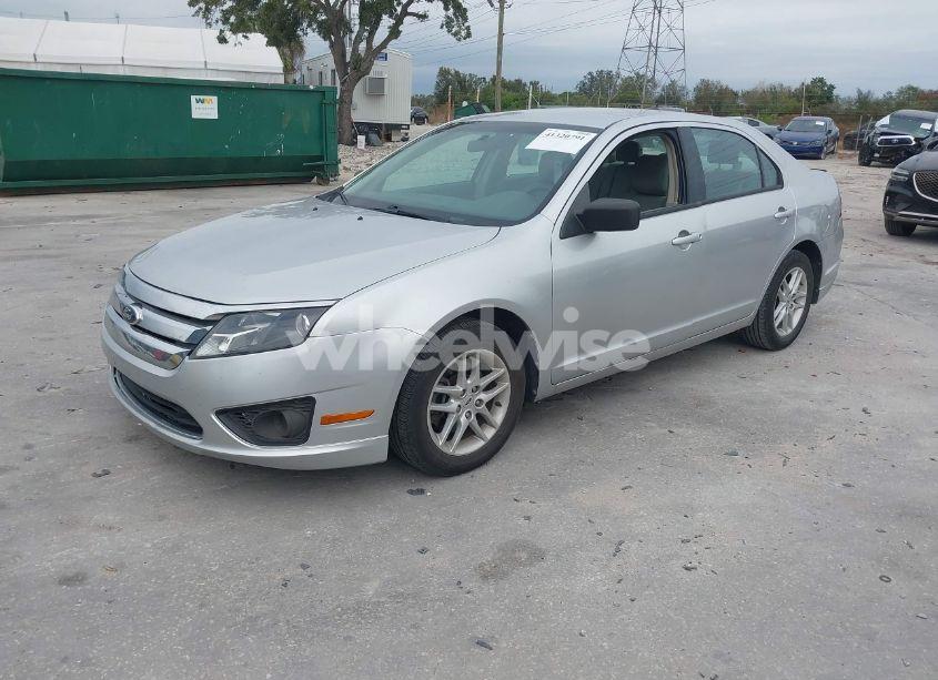 Photo 2 of 2012 Ford Fusion S (VIN 3FAHP0GA5CR449911)