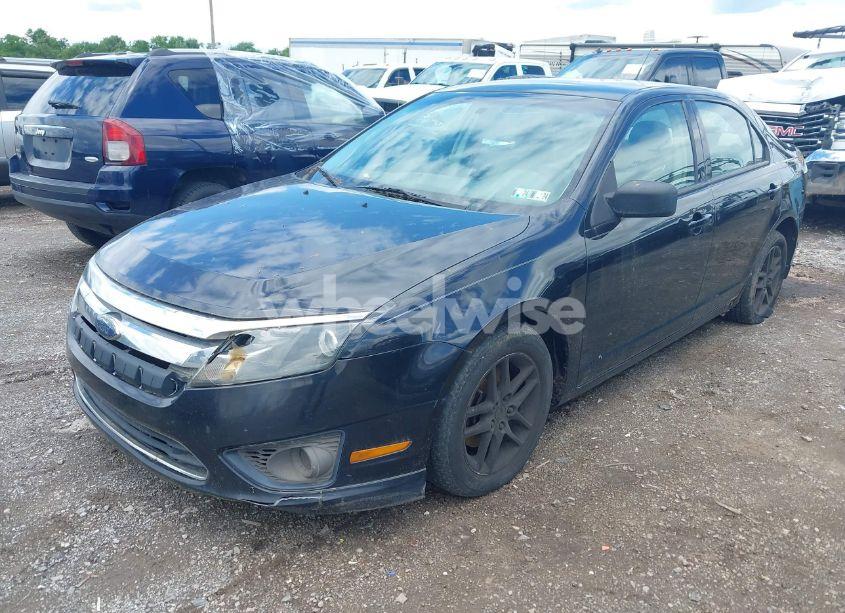 Photo 2 of 2010 Ford Fusion S (VIN 3FAHP0GA7AR197379)