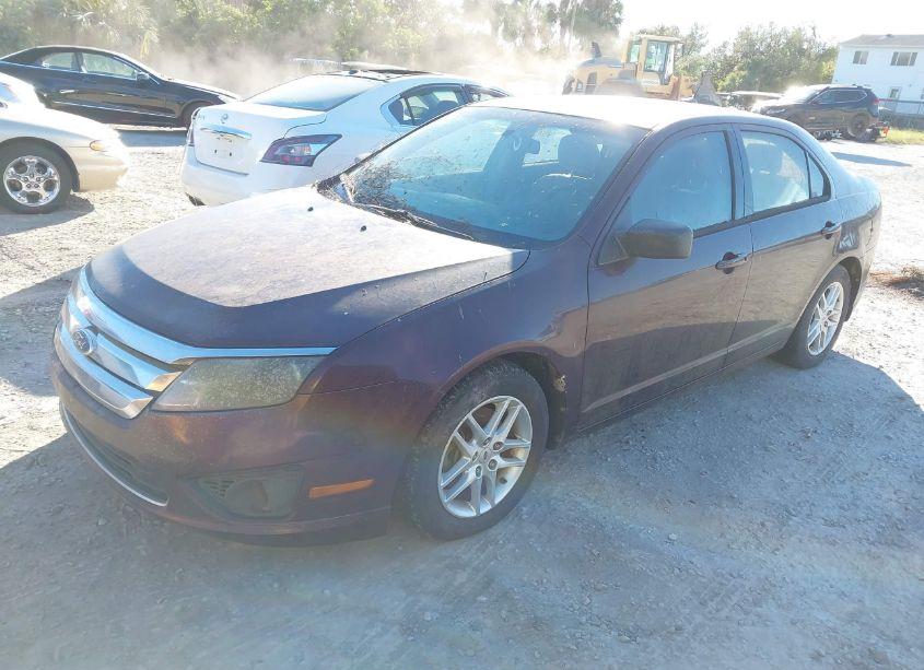 Photo 2 of 2011 Ford Fusion S (VIN 3FAHP0GA7BR304285)