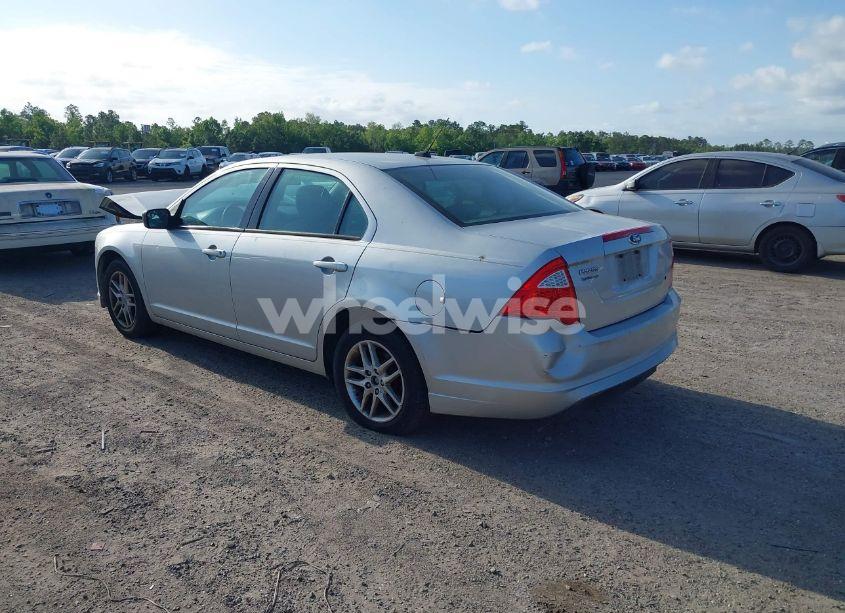 Photo 3 of 2012 Ford Fusion S (VIN 3FAHP0GA7CR103388)