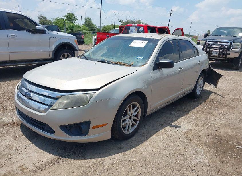 Photo 2 of 2010 Ford Fusion S (VIN 3FAHP0GA8AR104157)