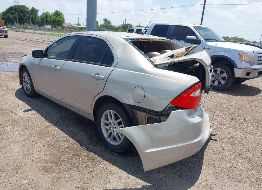 Photo 3 of 2010 Ford Fusion S (VIN 3FAHP0GA8AR104157)