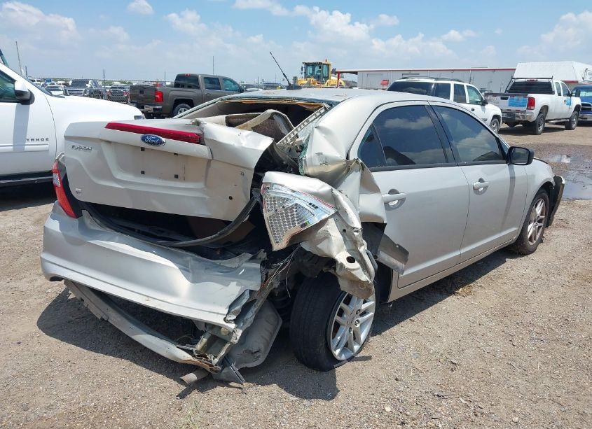 Photo 4 of 2010 Ford Fusion S (VIN 3FAHP0GA8AR104157)