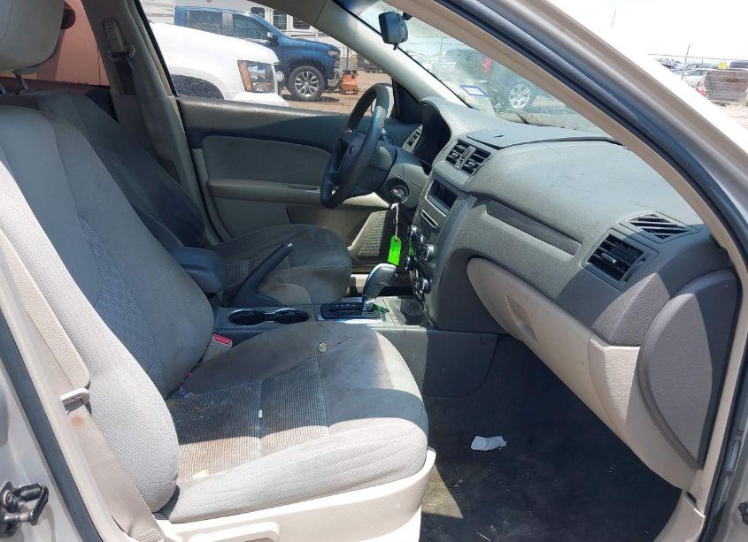 Photo 5 of 2010 Ford Fusion S (VIN 3FAHP0GA8AR104157)