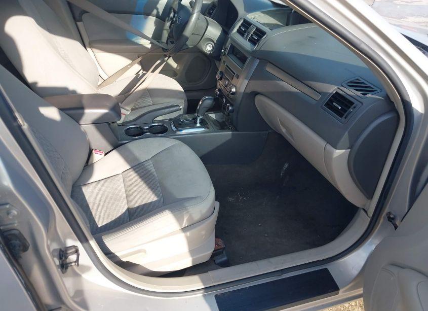 Photo 5 of 2010 Ford Fusion S (VIN 3FAHP0GA8AR208342)