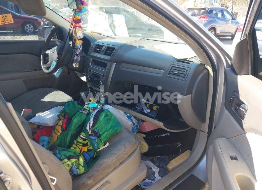 Photo 5 of 2011 Ford Fusion S (VIN 3FAHP0GA8BR337599)