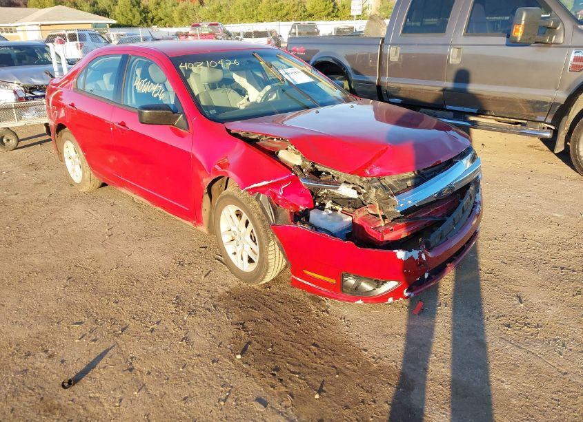 2010 Ford Fusion S (VIN 3FAHP0GA9AR115684) main photo