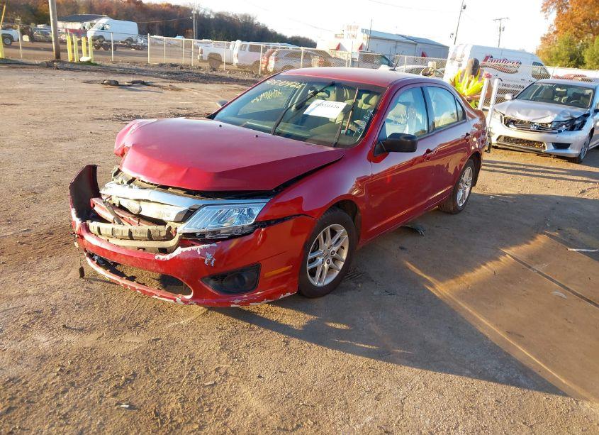 Photo 2 of 2010 Ford Fusion S (VIN 3FAHP0GA9AR115684)