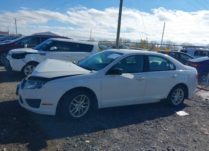 Photo 14 of 2010 Ford Fusion S (VIN 3FAHP0GA9AR176128)