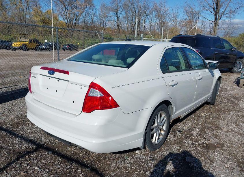 Photo 4 of 2010 Ford Fusion S (VIN 3FAHP0GA9AR176128)