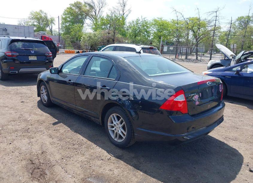 Photo 3 of 2012 Ford Fusion S (VIN 3FAHP0GA9CR253003)