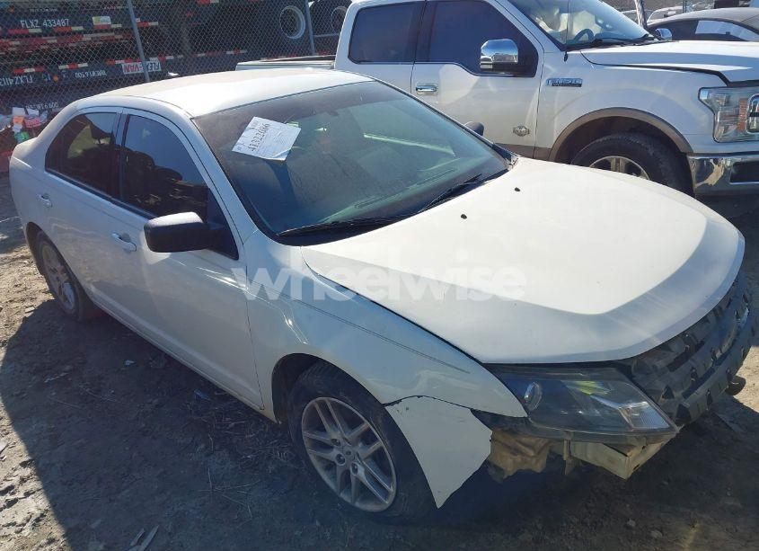 2012 Ford Fusion S (VIN 3FAHP0GA9CR388174) main photo