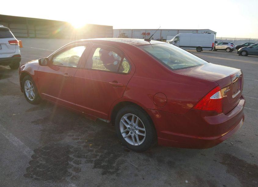 Photo 3 of 2010 Ford Fusion S (VIN 3FAHP0GAXAR199546)