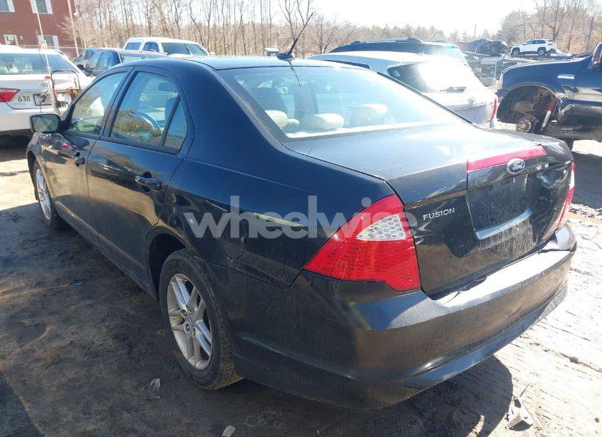 Photo 3 of 2010 Ford Fusion S (VIN 3FAHP0GAXAR386415)