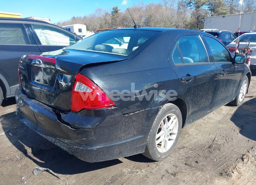 Photo 4 of 2010 Ford Fusion S (VIN 3FAHP0GAXAR386415)