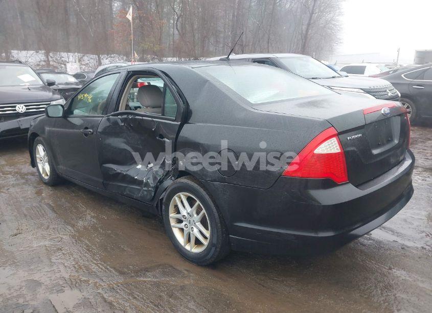 Photo 3 of 2011 Ford Fusion S (VIN 3FAHP0GAXBR143611)