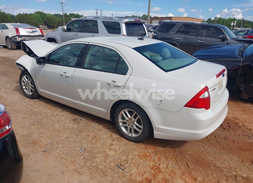 Photo 3 of 2011 Ford Fusion S (VIN 3FAHP0GAXBR268804)