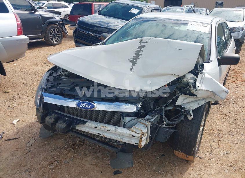 Photo 6 of 2011 Ford Fusion S (VIN 3FAHP0GAXBR268804)