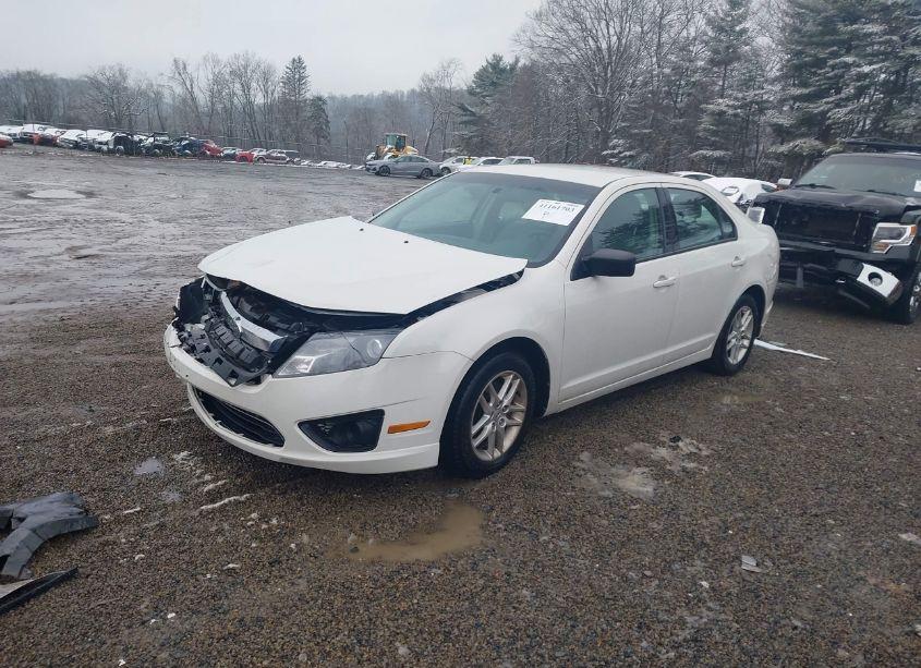 Photo 2 of 2012 Ford Fusion S (VIN 3FAHP0GAXCR120637)