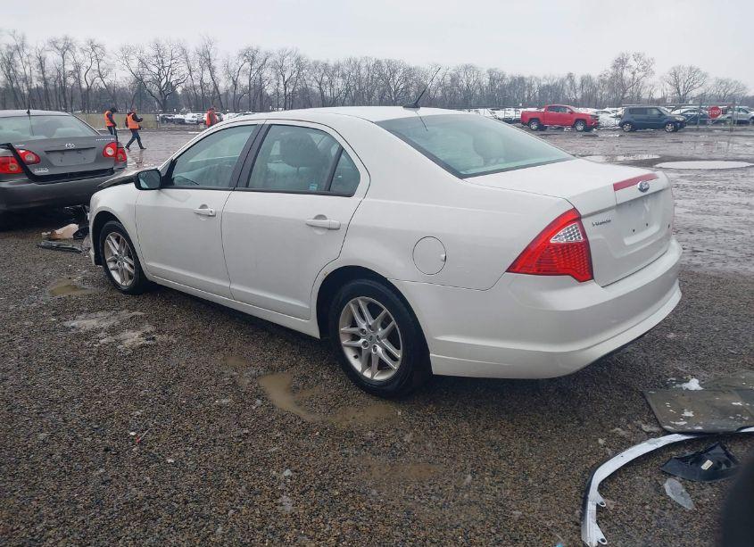 Photo 3 of 2012 Ford Fusion S (VIN 3FAHP0GAXCR120637)