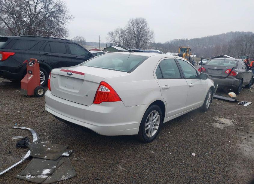 Photo 4 of 2012 Ford Fusion S (VIN 3FAHP0GAXCR120637)