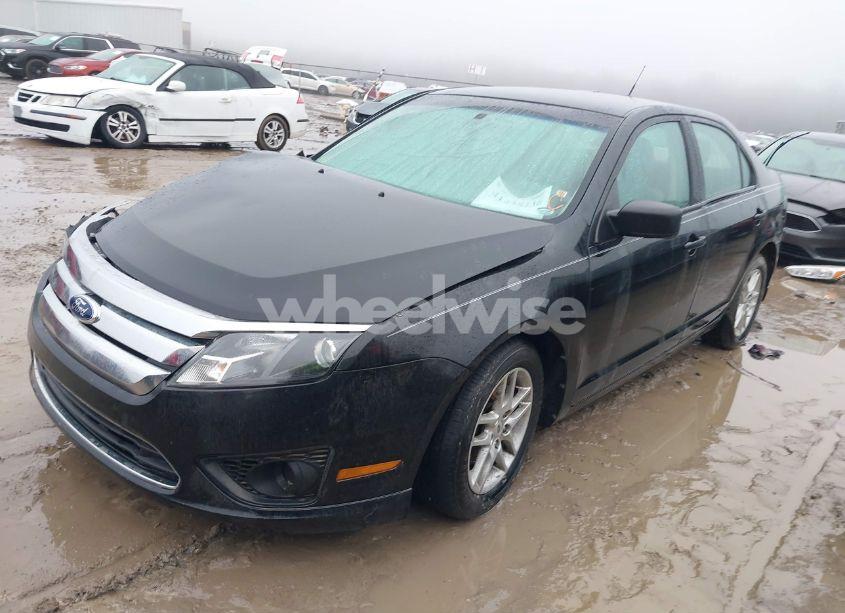Photo 2 of 2012 Ford Fusion S (VIN 3FAHP0GAXCR204764)