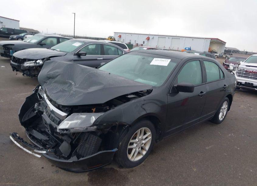 Photo 2 of 2012 Ford Fusion S (VIN 3FAHP0GAXCR259196)