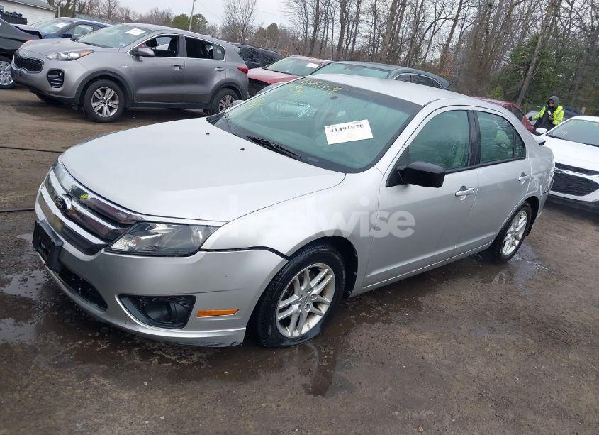 Photo 2 of 2012 Ford Fusion S (VIN 3FAHP0GAXCR331160)