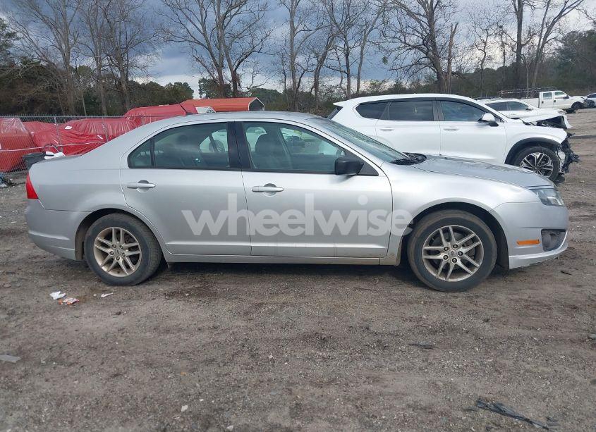 Photo 13 of 2012 Ford Fusion S (VIN 3FAHP0GAXCR336939)