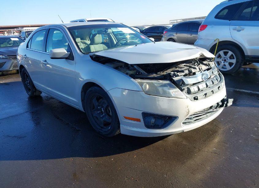 2010 Ford Fusion SE (VIN 3FAHP0HA0AR159295) main photo
