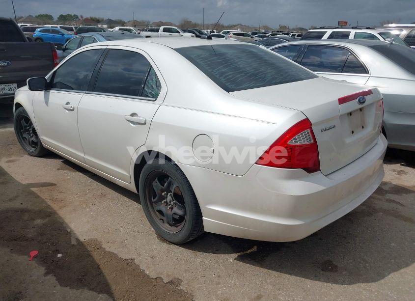 Photo 3 of 2010 Ford Fusion SE (VIN 3FAHP0HA0AR166568)