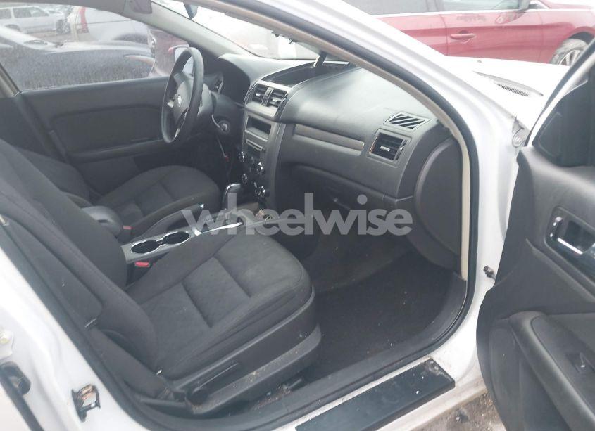 Photo 5 of 2010 Ford Fusion SE (VIN 3FAHP0HA0AR166568)