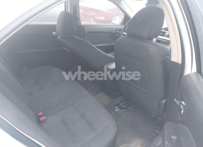 Photo 8 of 2010 Ford Fusion SE (VIN 3FAHP0HA0AR166568)