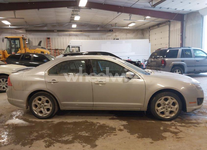 Photo 13 of 2010 Ford Fusion SE (VIN 3FAHP0HA0AR223075)