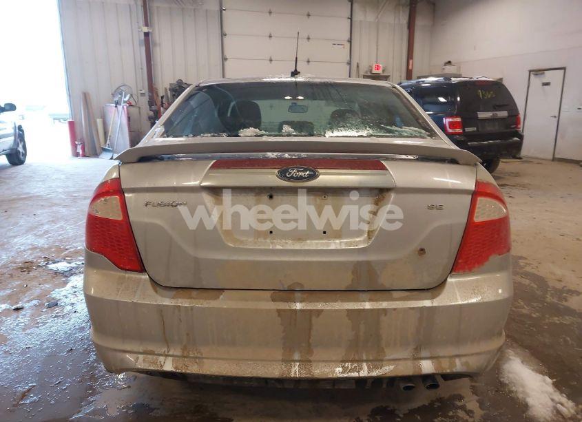 Photo 16 of 2010 Ford Fusion SE (VIN 3FAHP0HA0AR223075)