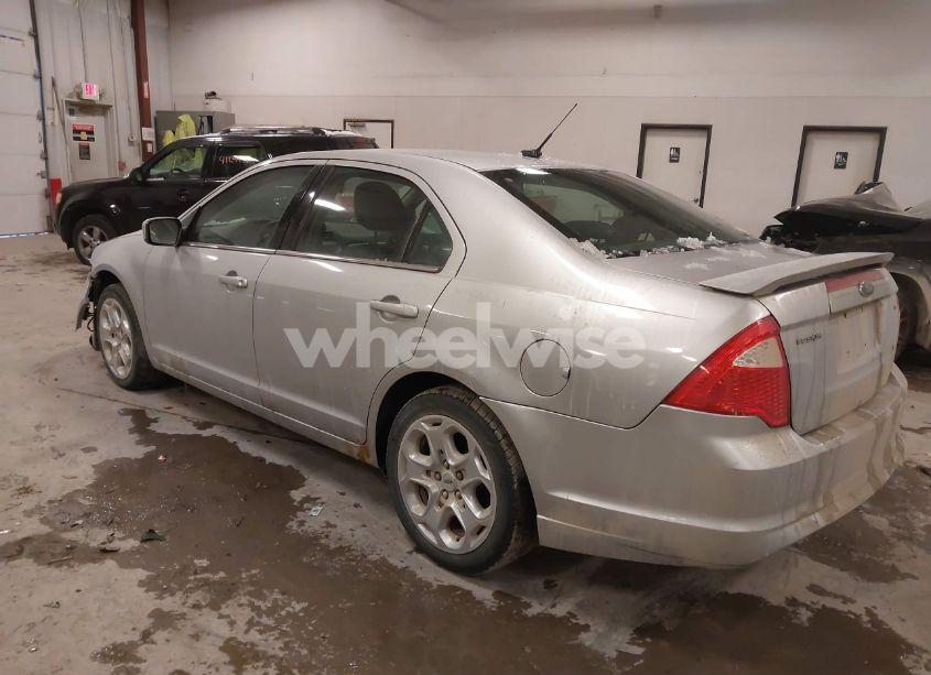 Photo 3 of 2010 Ford Fusion SE (VIN 3FAHP0HA0AR223075)