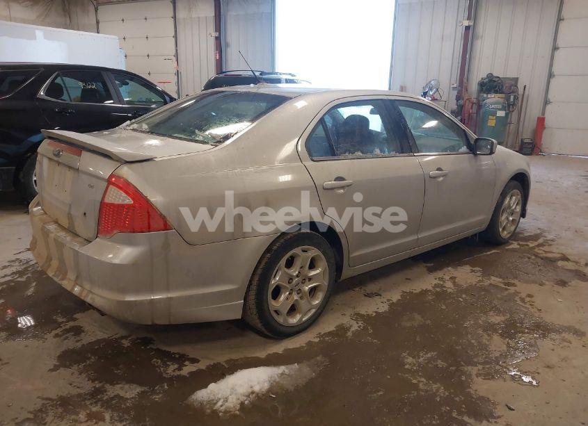 Photo 4 of 2010 Ford Fusion SE (VIN 3FAHP0HA0AR223075)