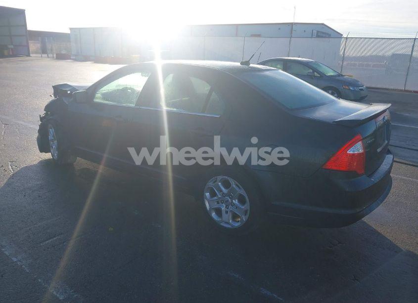 Photo 3 of 2010 Ford Fusion SE (VIN 3FAHP0HA0AR243939)