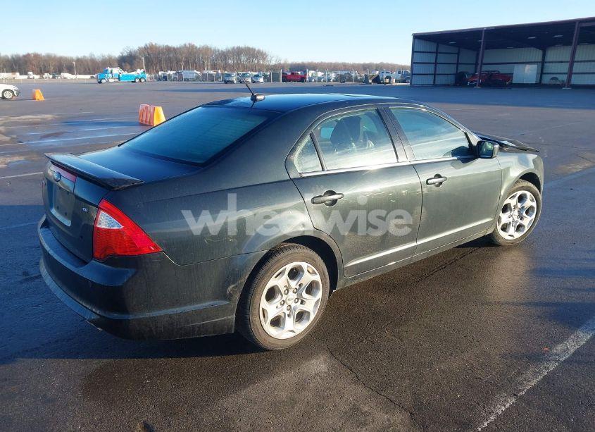 Photo 4 of 2010 Ford Fusion SE (VIN 3FAHP0HA0AR243939)