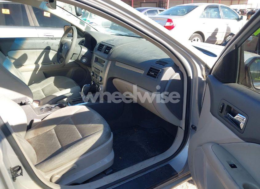 Photo 5 of 2010 Ford Fusion SE (VIN 3FAHP0HA0AR278514)