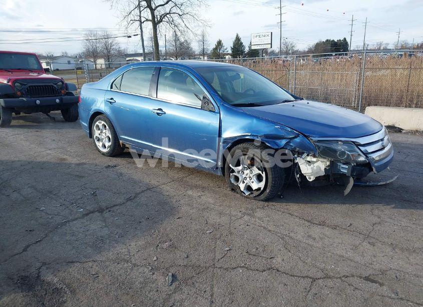 2010 Ford Fusion SE (VIN 3FAHP0HA0AR280747) main photo