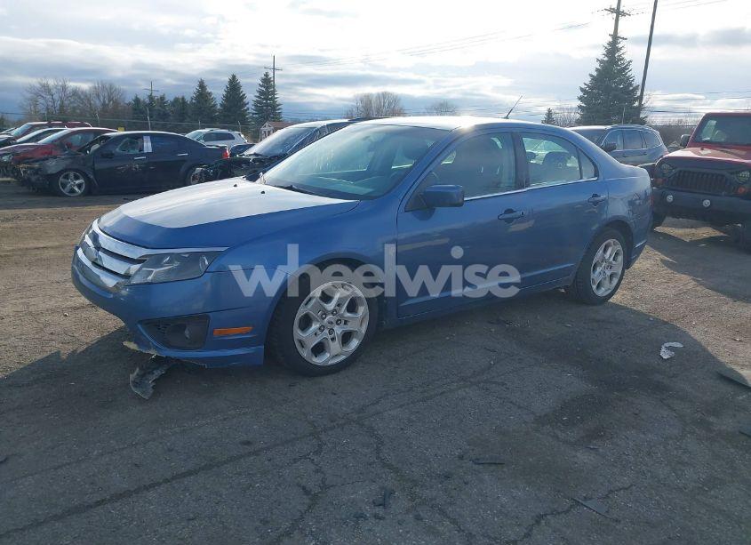 Photo 2 of 2010 Ford Fusion SE (VIN 3FAHP0HA0AR280747)
