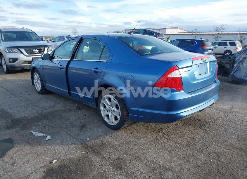 Photo 3 of 2010 Ford Fusion SE (VIN 3FAHP0HA0AR280747)
