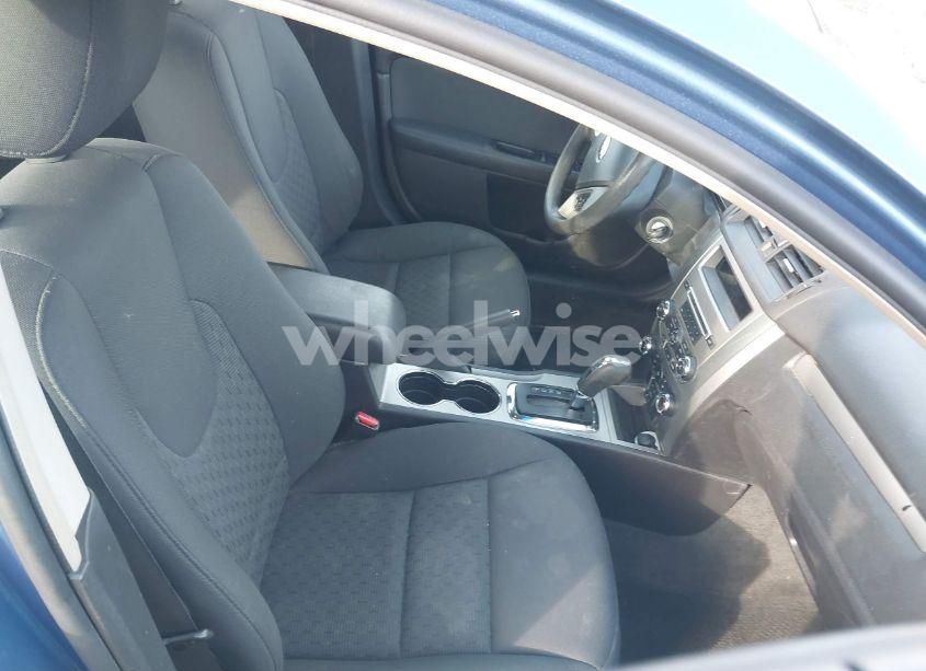 Photo 5 of 2010 Ford Fusion SE (VIN 3FAHP0HA0AR280747)
