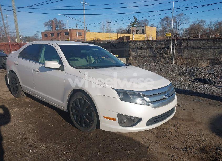 2010 Ford Fusion SE (VIN 3FAHP0HA0AR281297) main photo
