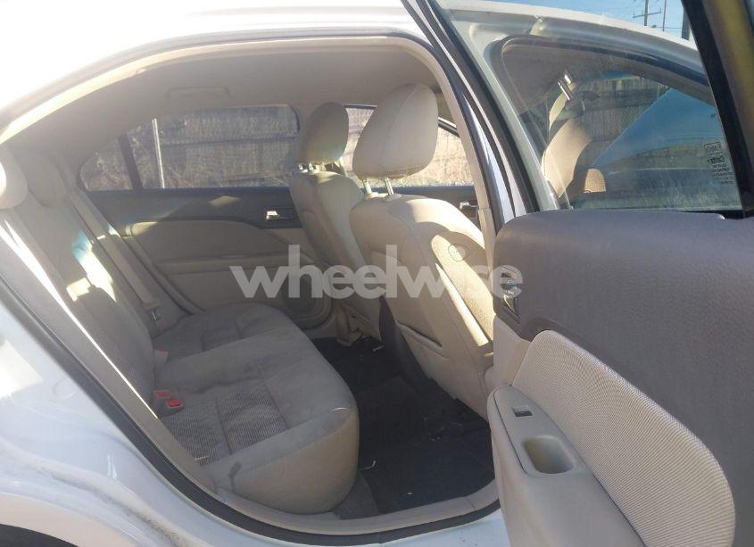 Photo 8 of 2010 Ford Fusion SE (VIN 3FAHP0HA0AR281297)