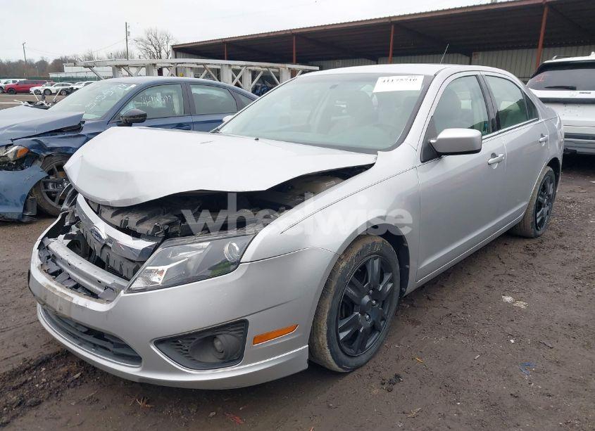 Photo 2 of 2010 Ford Fusion SE (VIN 3FAHP0HA0AR282319)