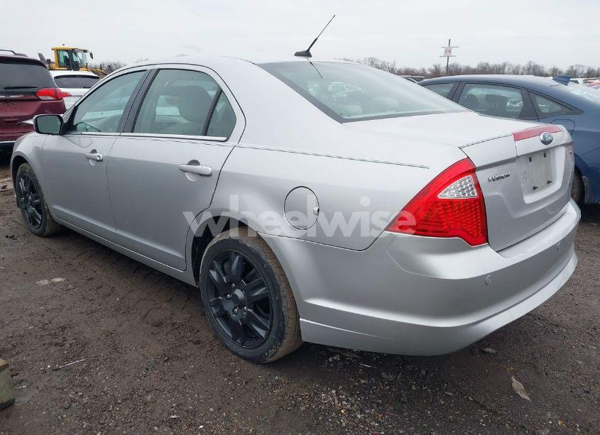 Photo 3 of 2010 Ford Fusion SE (VIN 3FAHP0HA0AR282319)