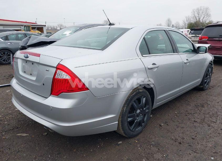 Photo 4 of 2010 Ford Fusion SE (VIN 3FAHP0HA0AR282319)